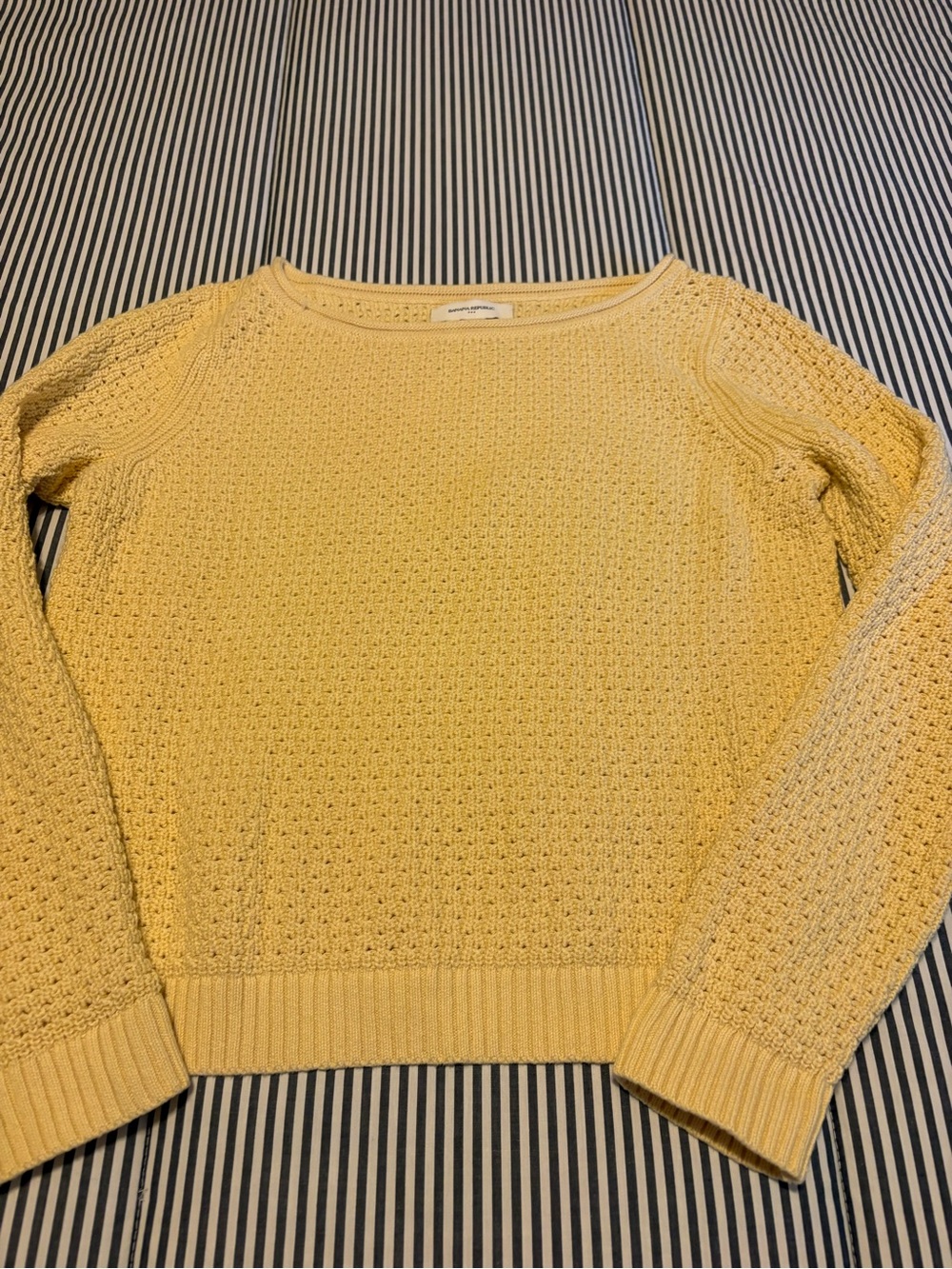 Banana Republic Light Yellow Textured Crewneck Sweater Size S NWT